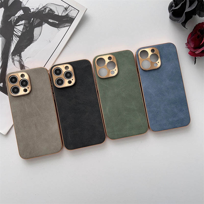Coque à finition veloutée et contours dorés pour iPhone