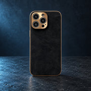 Coque à finition veloutée et contours dorés pour iPhone