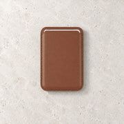 Porte-cartes magnétique — ocre — fond pierre claire