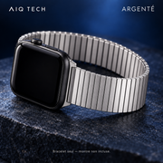 Bracelet extensible acier — argenté — mise en scène, montre non incluse